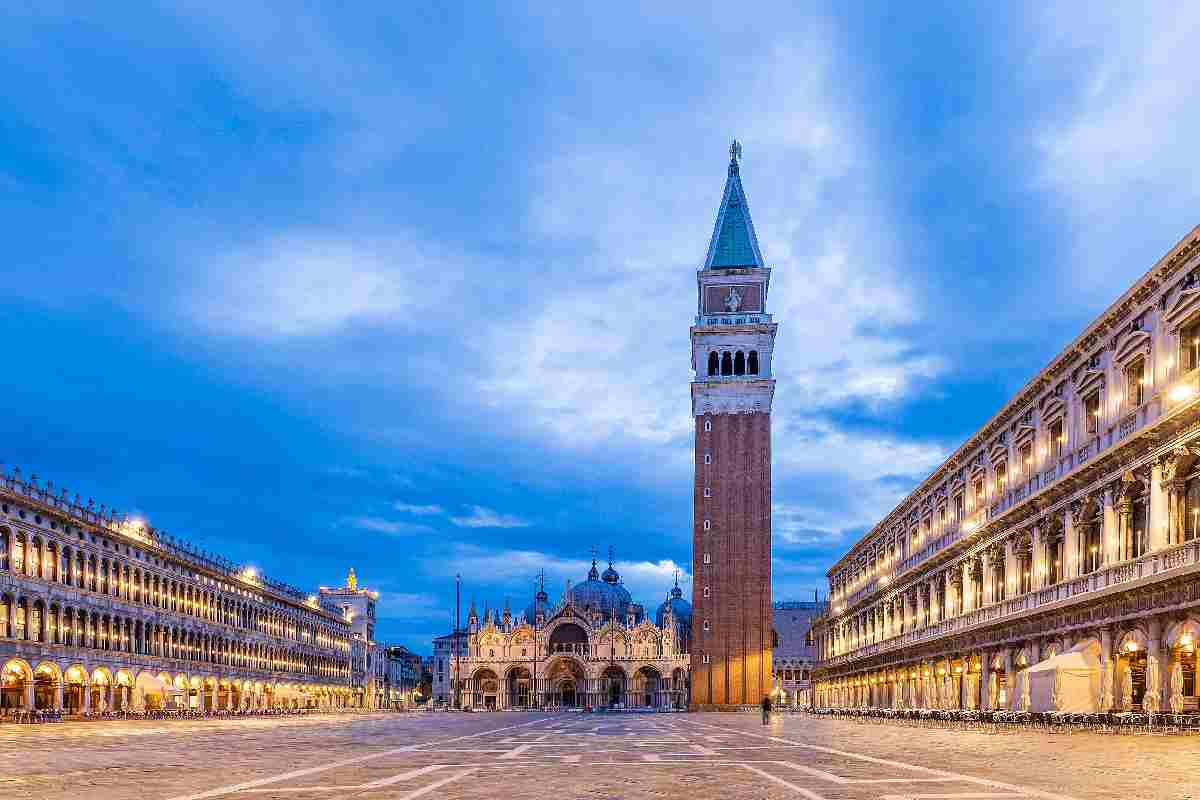 Trovati resti di una tomba medievale sotto piazza San Marco, a Venezia