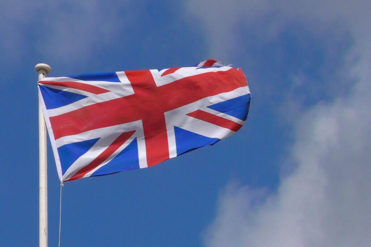 Bandiera Gran Bretagna sventola