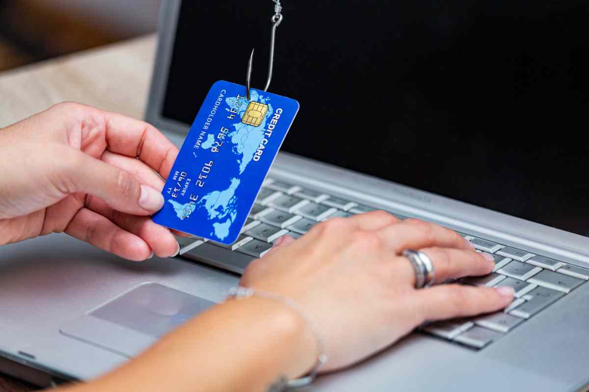 Phishing carta di credito sms truffa